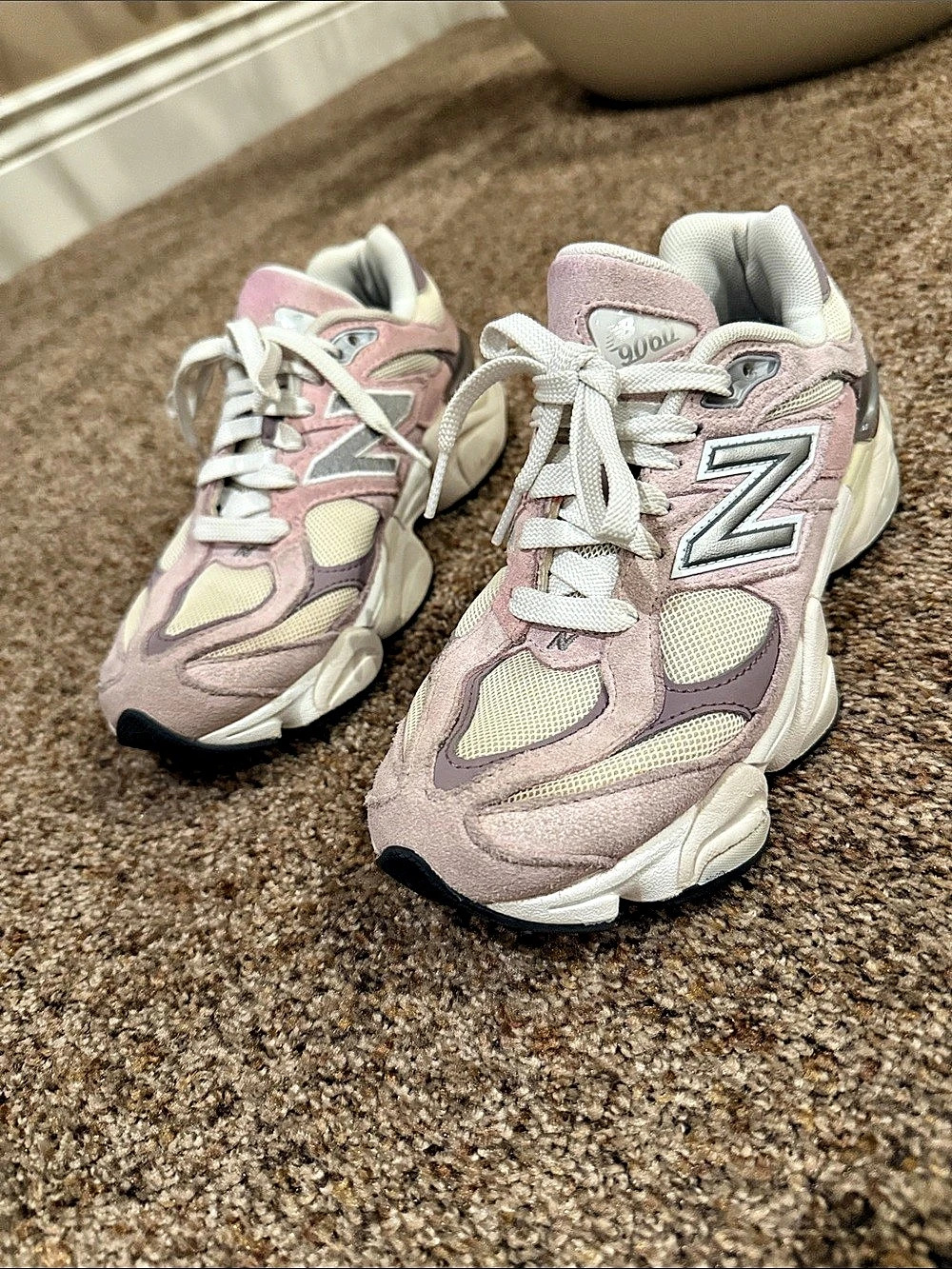 New Balance 9060 Pink Haze Pink & White Sneakers US 4.5